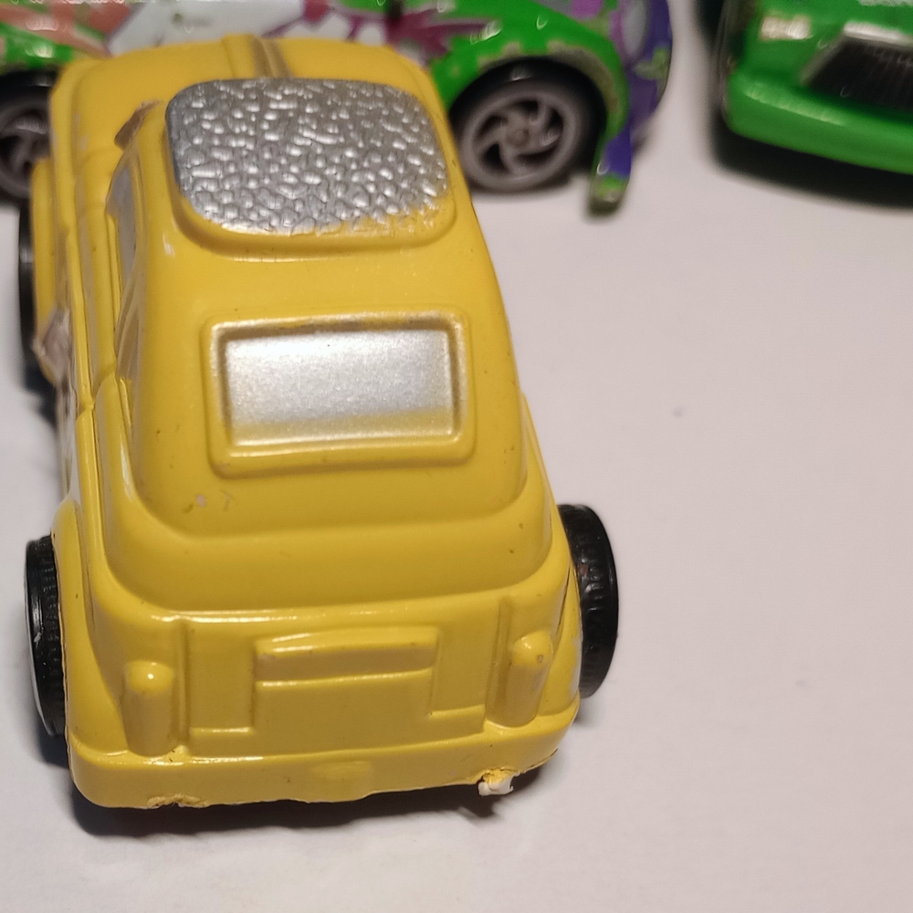 Colorful Toy Car Set - Picture 6 of 8